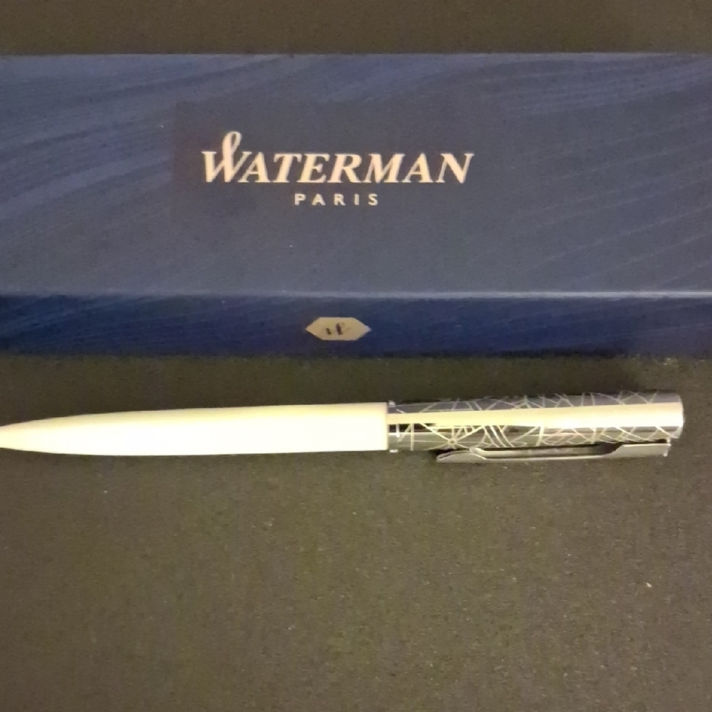 Waterman Paris Silver and White Pen - Picture 6 of 10